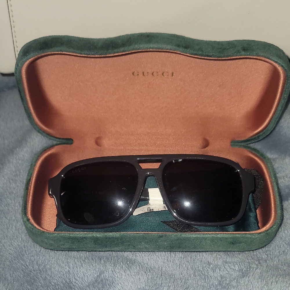 Gucci Unisex Dark Frame Sunglasses with Case